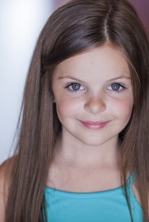 Samara Lee